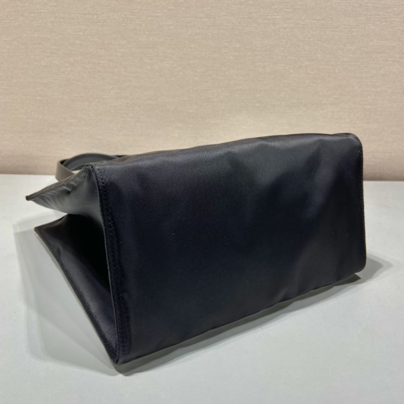 Pra*a tote bags